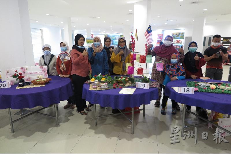 “2020年海天一色迎中秋”中秋月饼制作比赛与烹饪示范，吸引多名马来同胞参加，其中一人更以多元种族特色的作品获得第2名。