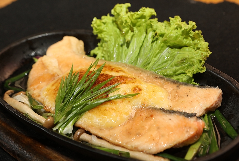 Salmon With Vegetables（28令吉）说起三文鱼，大部分人首先想到的就是生鱼片，其实香煎三文鱼也是肥美软嫩又多汁，味道很让人惊喜。