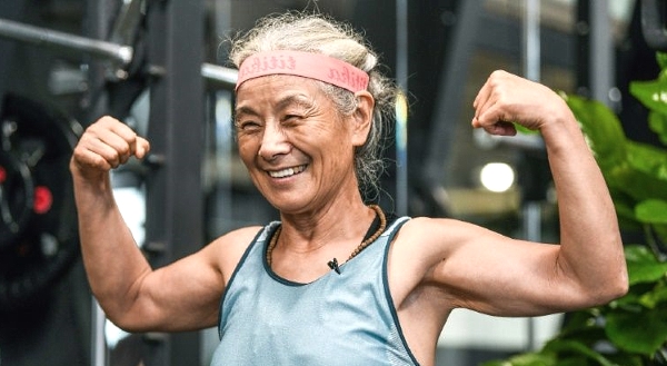 Chen Jifang, 68, works out every day. AFP