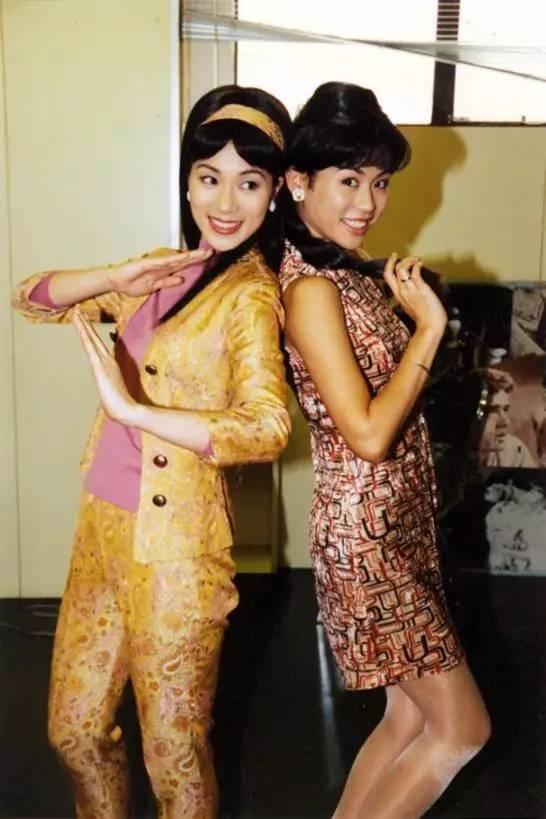 宣萱和张可颐于1997年TVB剧集《难兄难弟》，分别扮演萧芳芳和陈宝珠。