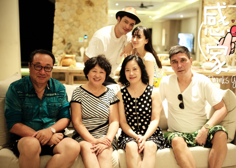 黄晓明与家人都住在北京豪宅。