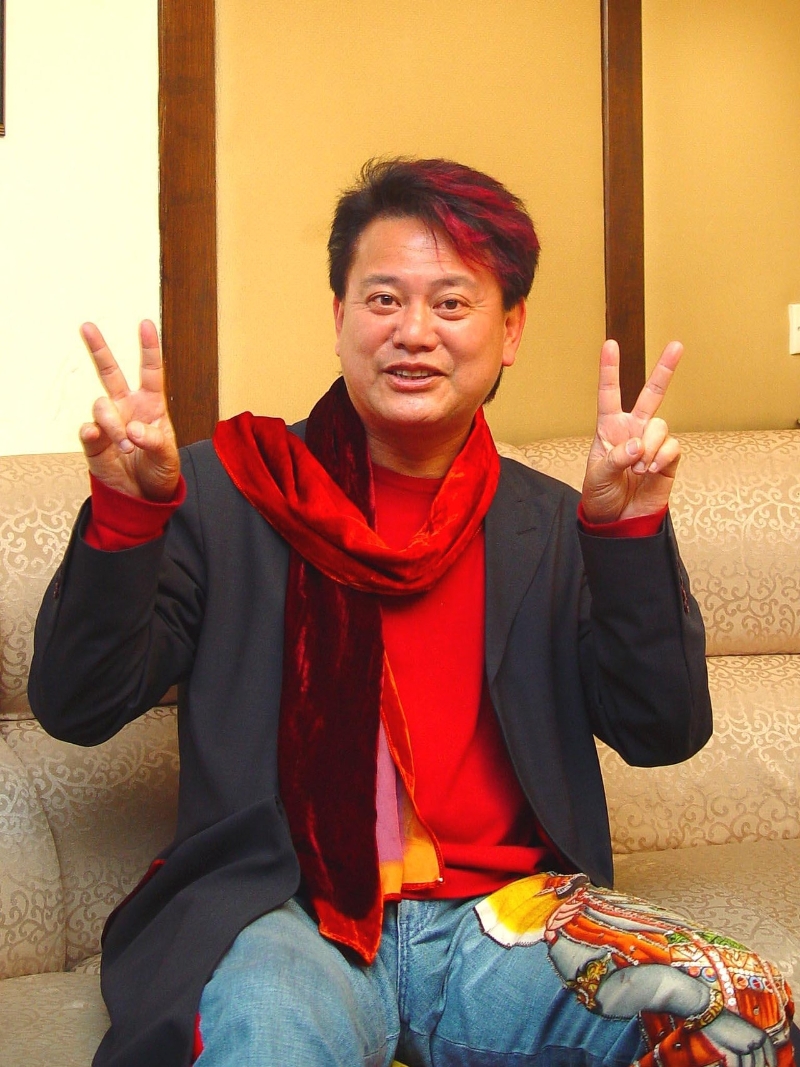 69岁艺人陈百祥获政府获颁授铜紫荆星章。