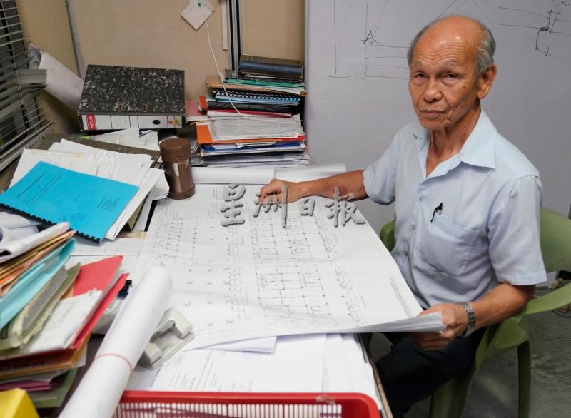 现年80岁的陈锦亮设立特许工程公司已43年，无言休之意。