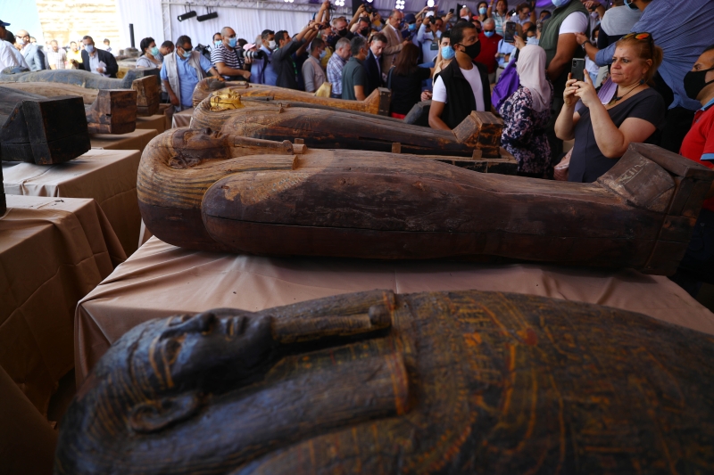 考古队初步判断这些木棺的主人为古埃及祭司或官员。