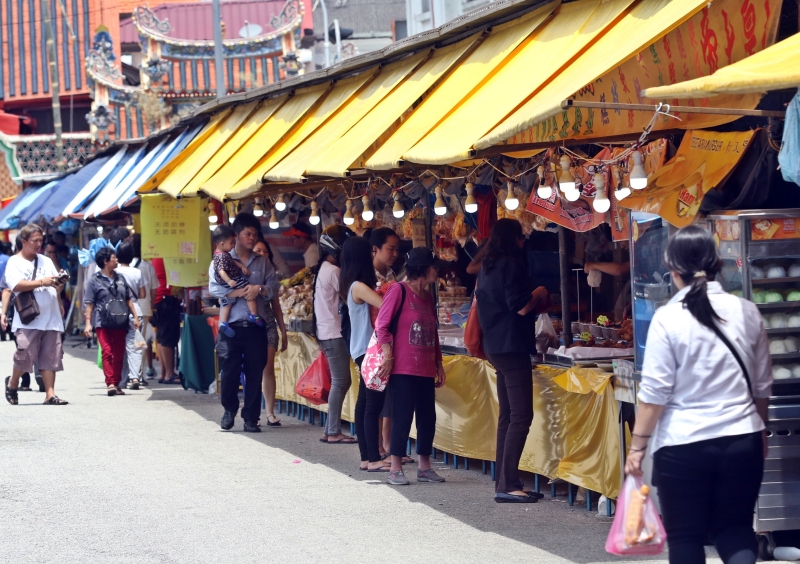 槟岛的路边素食摊仍可像以往般向地方政府申请营业，但须依据规定，包括只供打包。(档案照）