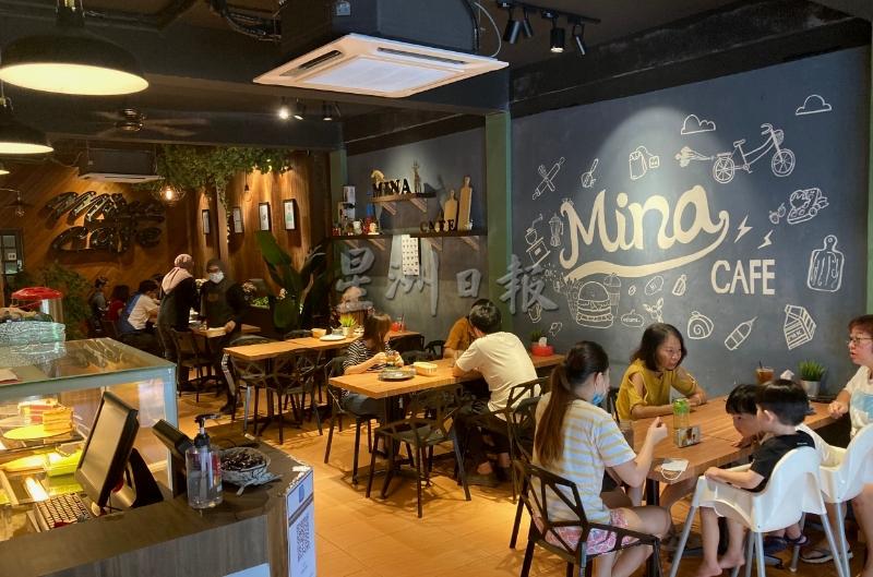 韩家俊耗时半年筹备才开设的Mina Cafe，让人感觉非常舒服。