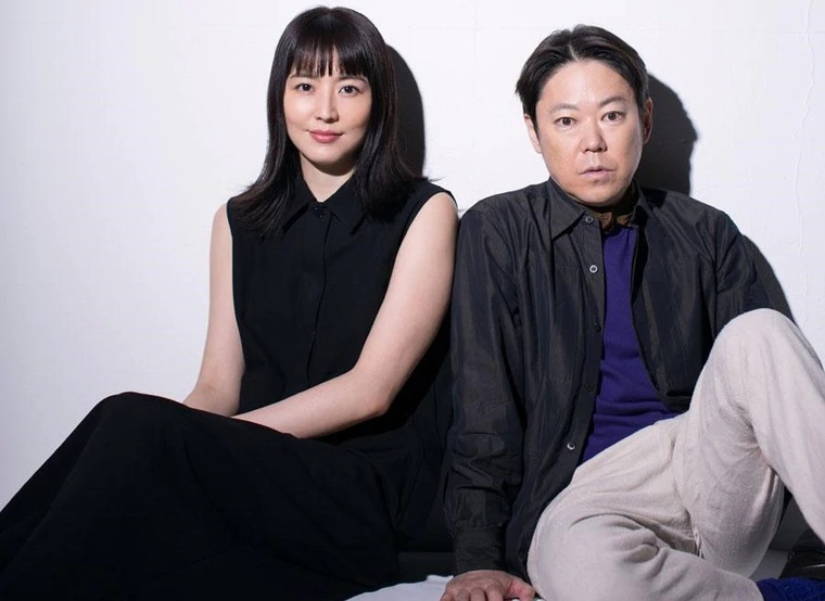 阿部贞夫与长泽雅美原定本月演出的音乐剧即将登场，现无奈暂停彩排。