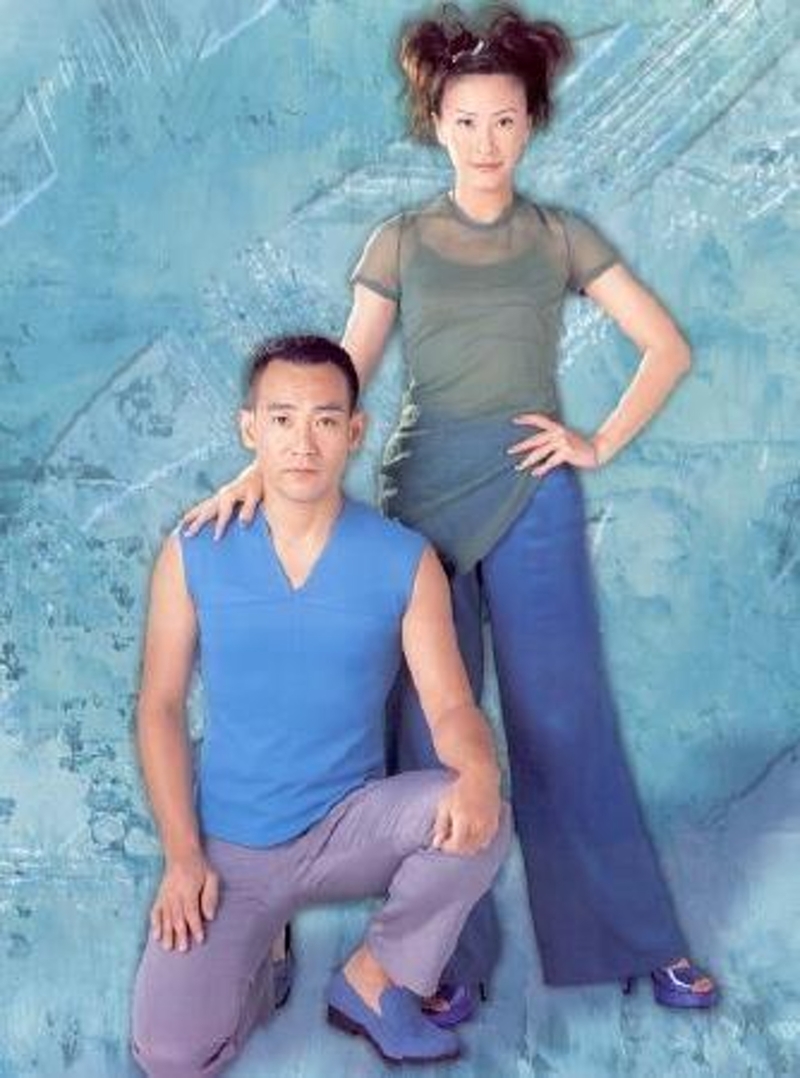 TVB的10月份有林保怡及陈慧珊，两人的造型真的很90年代。