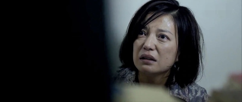 赵薇在《亲爱的》演出村姑一角，令她成为影后。