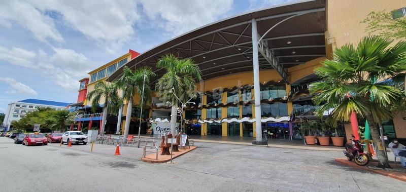 芙蓉Palm Mall商场上周出现确诊病例后，影响了周围的经济活动。