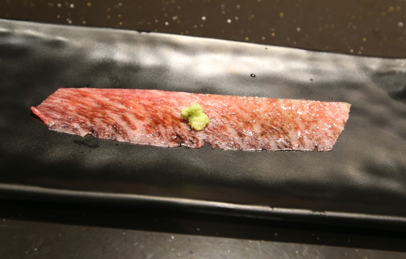 臀尖肉（Ichibo）用作刺身是最适合不过，刷上一层酱油搭配芥末酱，口感入口即化。