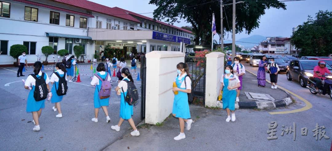 霹州政府处理着今年各源流学校拨款。