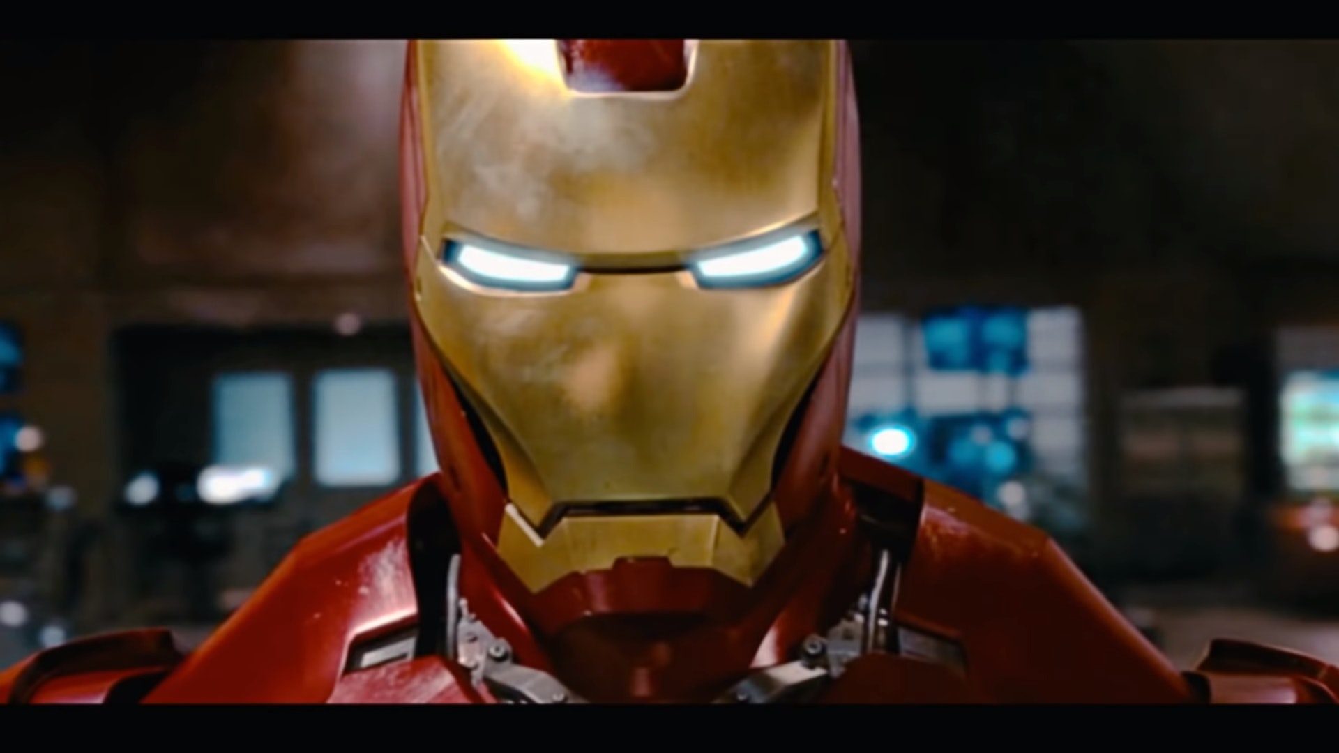 小罗拔道尼在2008年拍摄首集《钢铁人》时，所戴的头盔都是真的而非CG。