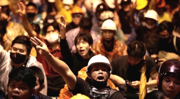 Tens of thousands of protesters rallied daily despite the ban on gatherings. AFP
