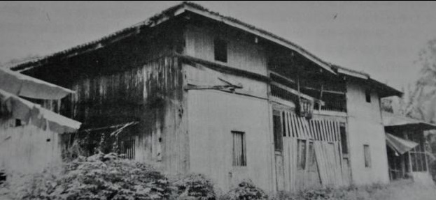 在东甲县玉射曾有一座类似中国古代的四合院，当年的玉射人都称之为“大厝”。