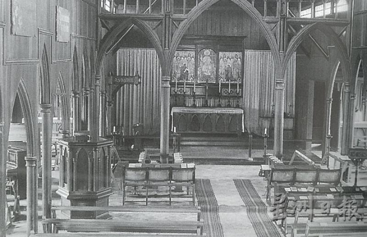 老教堂内部装潢。（图：150 Years of The Anglican Church In Borneo 1848-1998）

