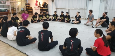 美国舞团Bandaloop 2019年访马时与武艺坊交流。