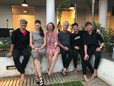 2019年与澳洲编曲家和乐手在砂拉越雨林艺穗节合作。