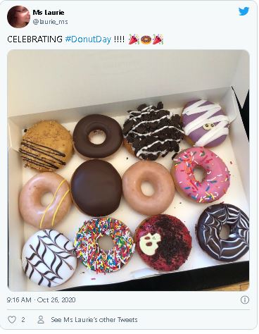 许多民众在社交媒体晒出甜甜圈的照片，欢庆“甜甜圈节”（意即病例清零）的照片。（互联网照片）