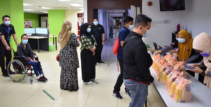 马六甲社险机构与福利局合作在马六甲城市转型中心（UTC）主办“2020年残疾人士职业展闭门面试”，吸引不少人前去面试。