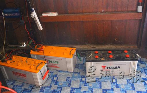 家家户户都有发电机或电池，作为日常供电用途。