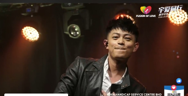 林宇中虽然抱病上阵硬撑演唱2小时，但期间他还讲冷笑话娱乐大家。