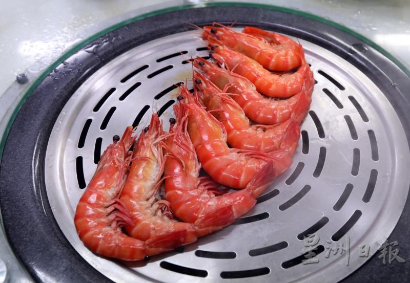 老虎虾 RM68／0.5公斤店家因私人交情从秘密基地取得本地饲养的出口老虎虾，肉质爽韧，对于生鲜的海产，即使无调味的清蒸，味道依然最优。