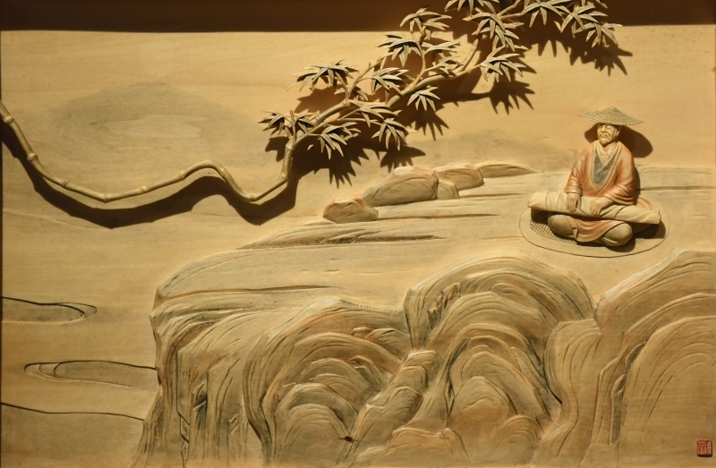 浙江省工艺美术大师陈国华创作的木雕作品。

