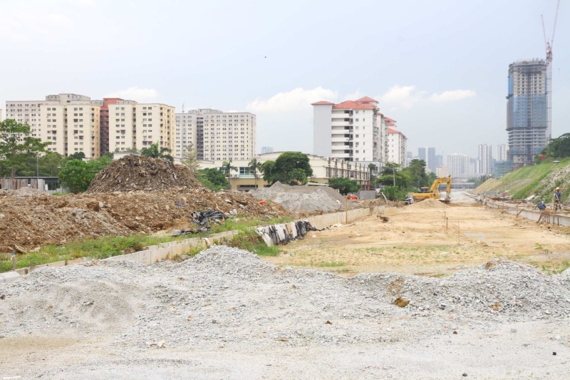 衔接甲洞大街、富城园及第二中环公路的新道路工程预计在今年12月或明年1月竣工。