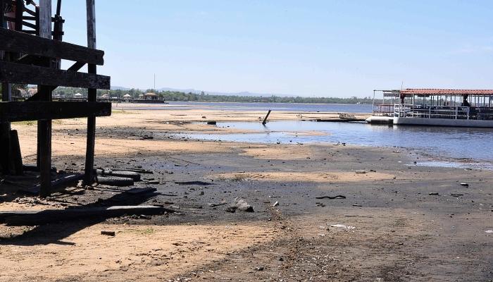View of the dried banks of Lake Ypacarai in San Bernardino, Paraguay. Water levels of Lake Ypacarai are on their historical lows due to the severe drought affecting the country. AFP View of the dried banks of Lake Ypacarai in San Bernardino, Paraguay. Water levels of Lake Ypacarai are on their historical lows due to the severe drought affecting the country. AFP