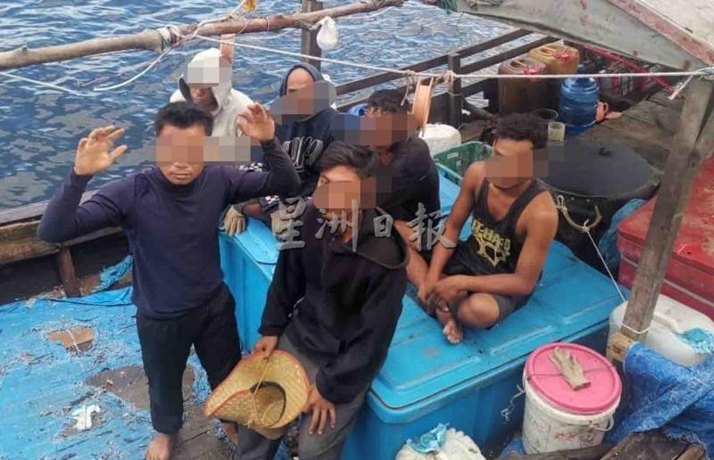 非法闯入大马海域的印尼渔民只被驱赶,并没有被逮捕。
非法闯入大马海域的印尼渔民只被驱赶,并没有被逮捕。