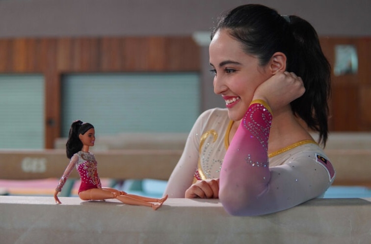 大马器械操公主法拉安获得Mattel为她制造特别版芭比娃娃，以鼓励女孩成为运动员。（照片来源：Mattel/Says）