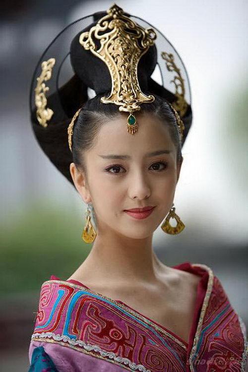 佟丽娅当年在《母仪天下》赵飞燕扮相让人惊艳。