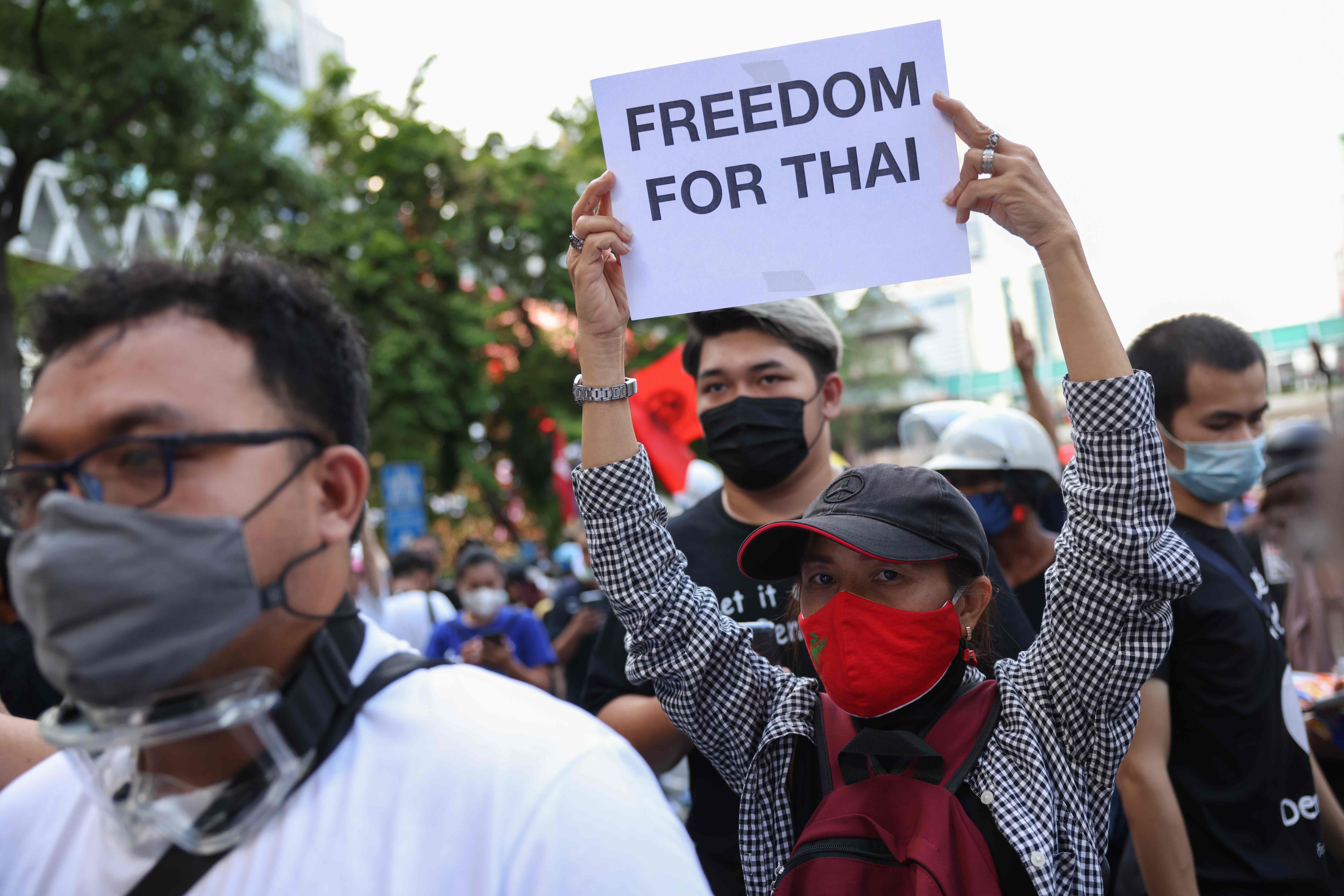 “我们愿意为泰国的自由而斗争”。