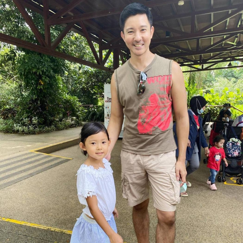 立威廉常会在脸书享与女儿Harper的生活照，最近还表示因为买了动物园的年票，一共去了7次新加坡的动物园和飞禽公园。