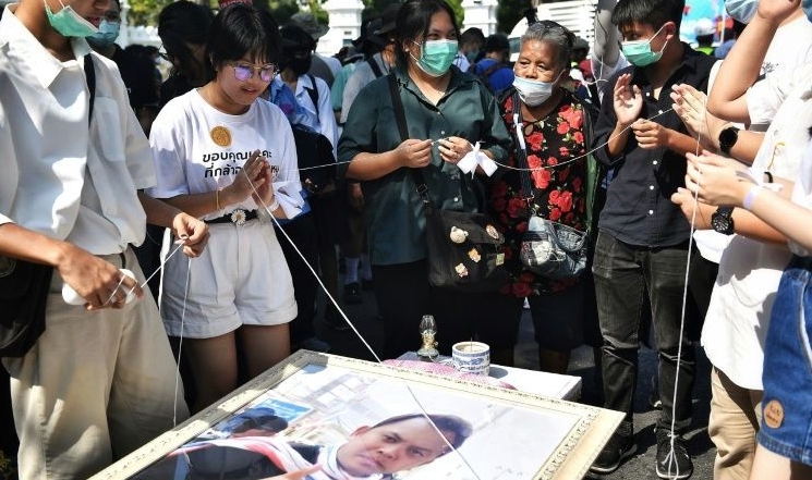 The protestors have held mock funerals for Thai education minister Nataphol Teepsuwan and demanded his resignation. AFP