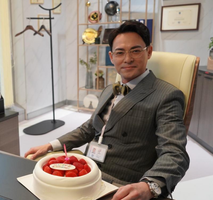 海俊杰48岁生日在工作中度过。