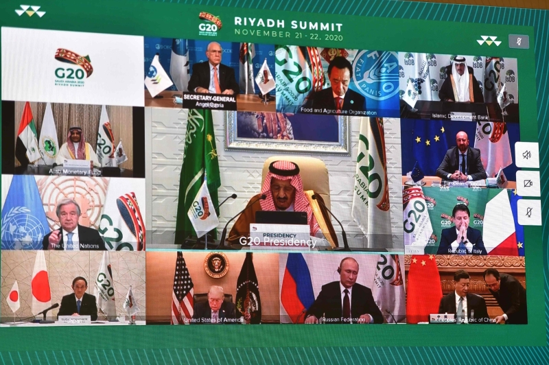 习近平(右下角)在G20峰会上说，希望更多国家参与健康码国际互认机制。(法新社照片)