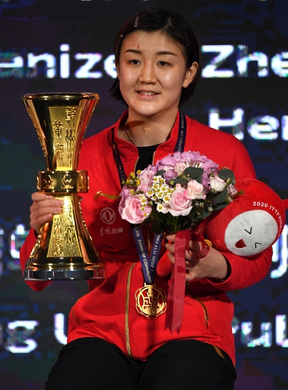 陈梦在本届国际乒联总决赛夺得女单冠军，成就4连冠，总冠军数追平张怡宁。（新华社照片）