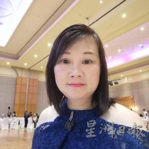 何立群 何立群