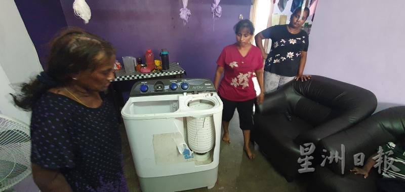 邻居把洗衣机破坏，成功救出男童。