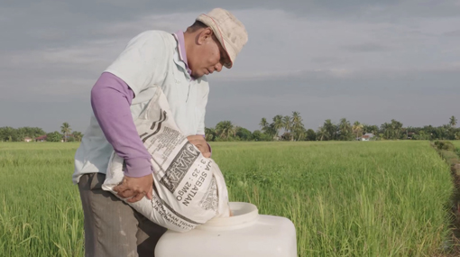 《Petani Bukan Pemalas》以稻农阿兹哈的故事，探讨稻米产业垄断课题。