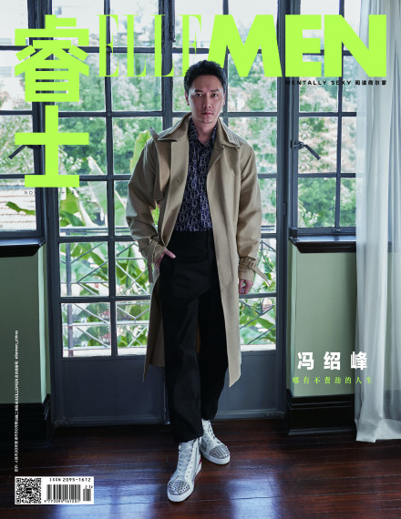 冯绍峰杂志中出现的其他造型，依旧帅气。