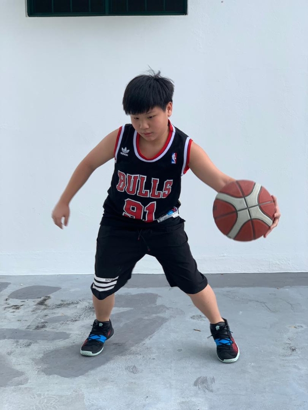 林任峰：由于无法参与篮球班，我会利用空闲时间练习篮球，以提升自己的技术，不让自己的球技退步。