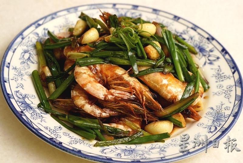 干煎豉油王笑虾哈是大人小孩最爱的家常菜，好吃又下饭，作为下酒小菜待客也不错。