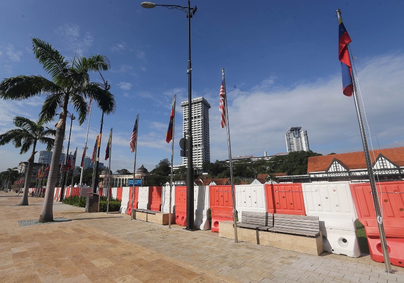 吉隆坡独立广场自8月开始关闭，以展开重铺草地与维修保养的工作。