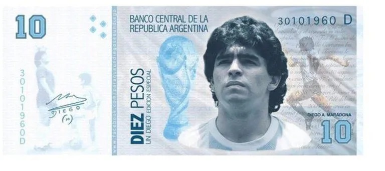 为了纪念球王马拉多纳，阿根廷预计将在明年推出印有马拉多纳头像的纸币。尽管其真正纸币未面世，但网络已开始流传了网友设计的纸币。