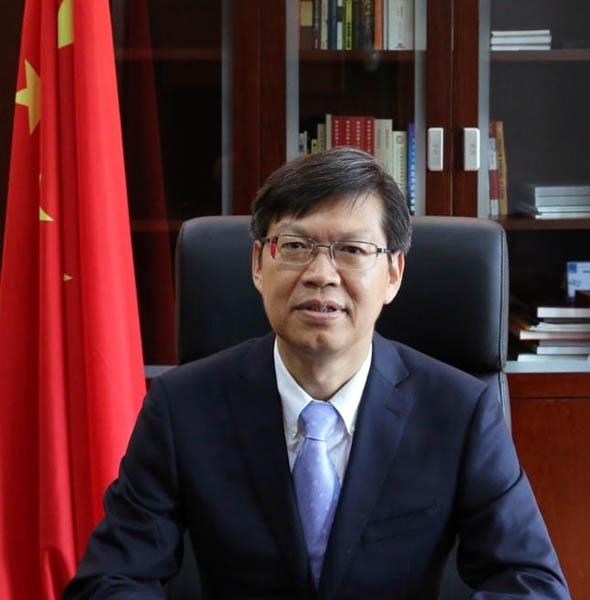 中国驻槟城总领事鲁世巍博士。