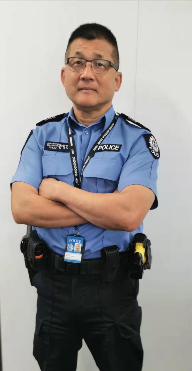 林文清说，成为一名警察是他从小的志愿，移居到澳洲后，经过严格的考核和训练，顺利成为一名警员，更在当地服务了十多年。