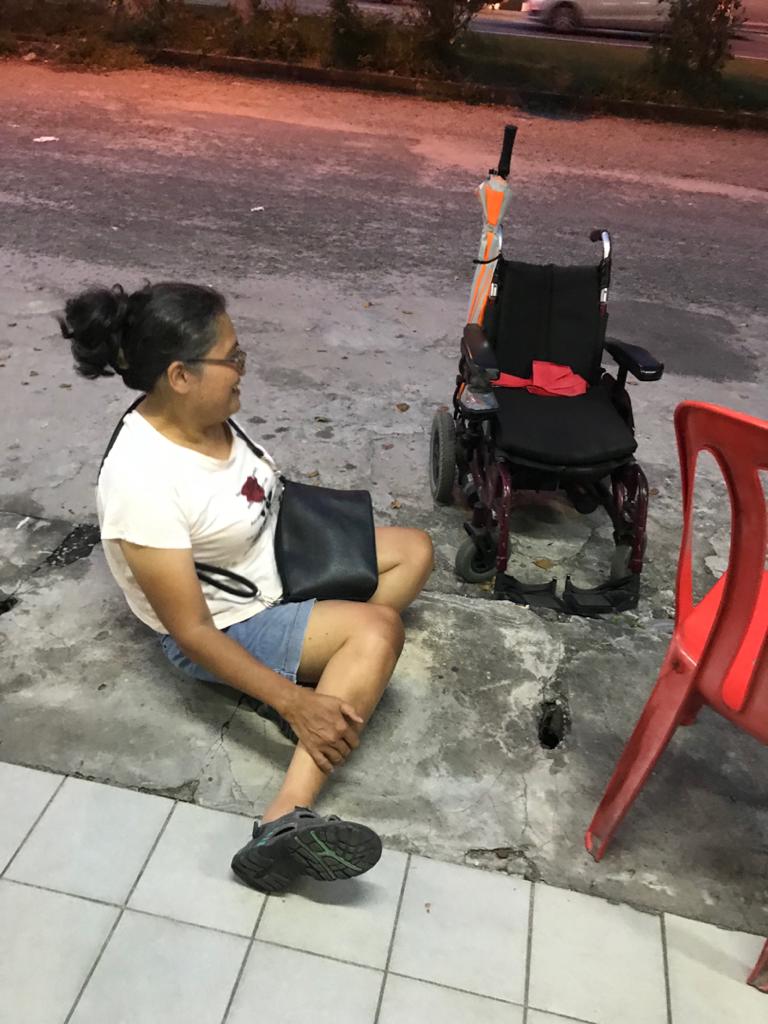 因3岁一场脑膜炎，让叶美玲此后无法离开轮椅生活。